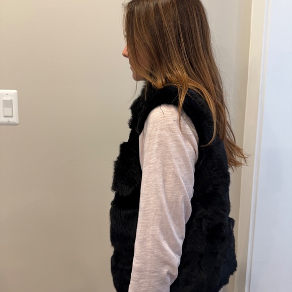 Love Token 100% Real Rabbit Fur Vest - Picture 2 of 6